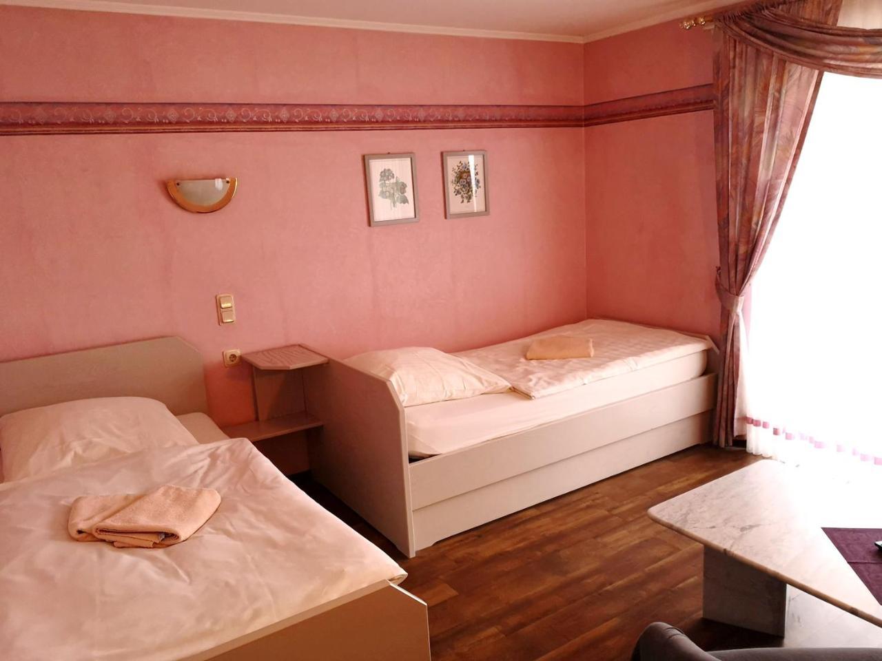 Gasthaus "Zur Alten Dorfschmiede" Metterich Екстериор снимка